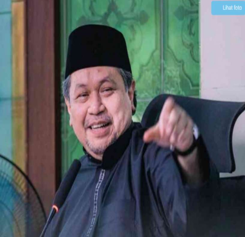 Kh Faiz Syukron Makmun